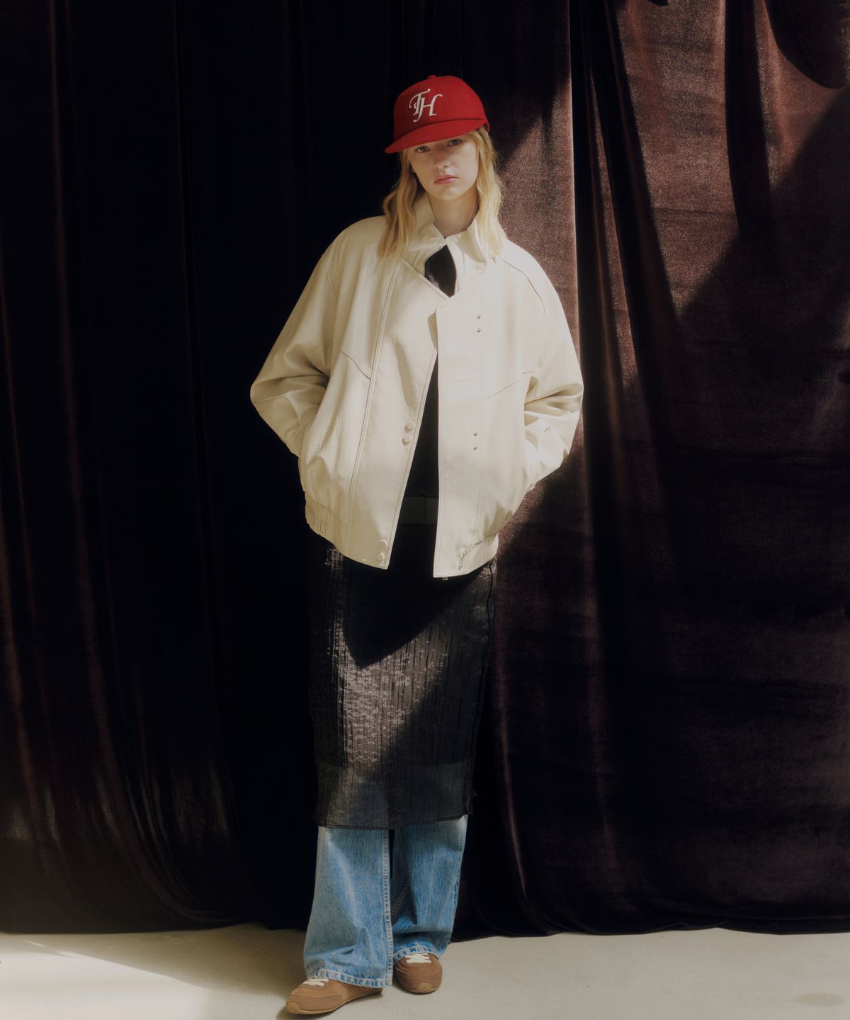 트래픽하모니(TRAFFIC HARMONY) WOOL BLEND TH APPLIQUE LOGO DEEP-FIT 6-PANEL CAP_RED
