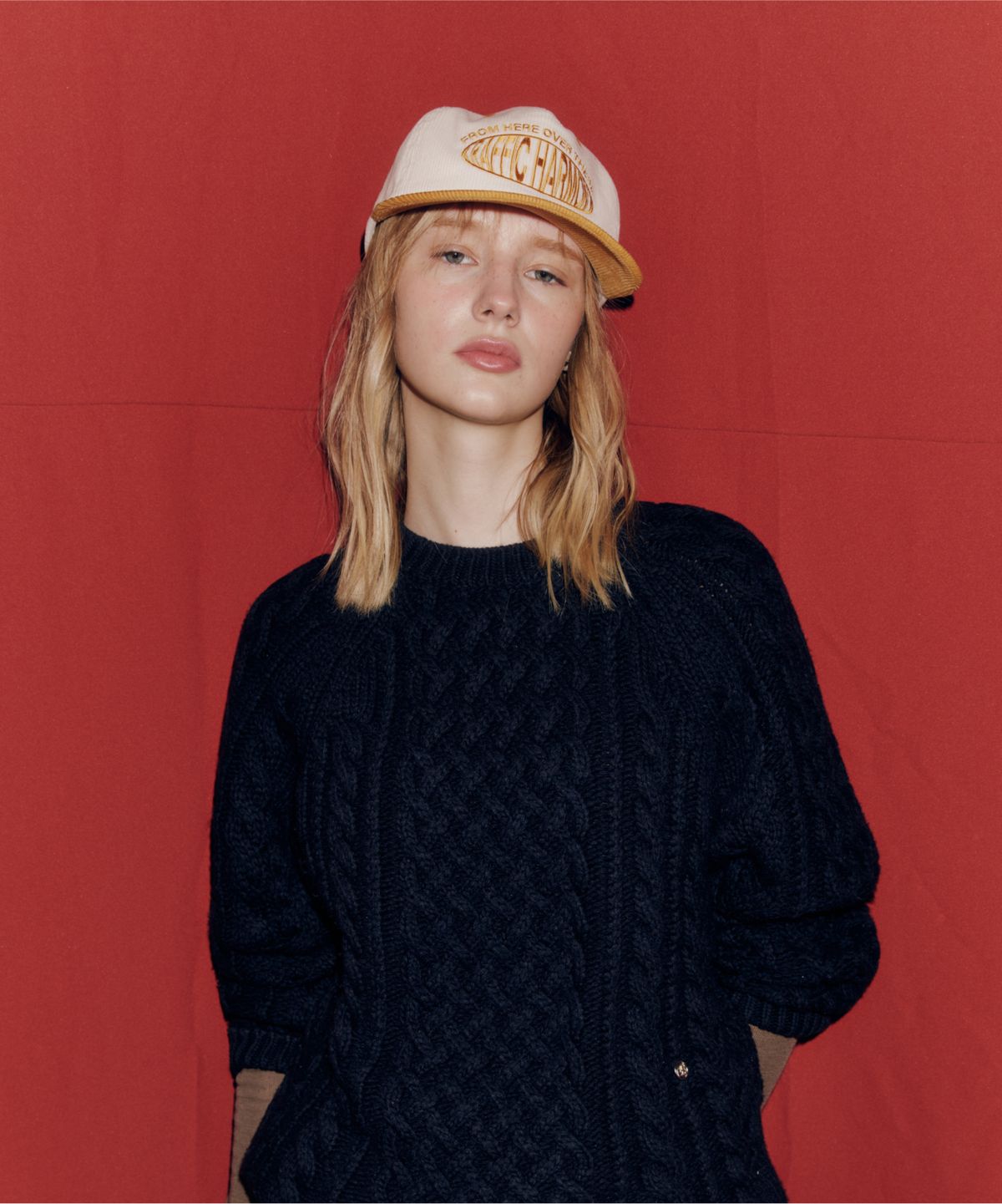 트래픽하모니(TRAFFIC HARMONY) CORDUROY ROUND LOGO DEEP-FIT 5-PANEL CAP_MUSTARD