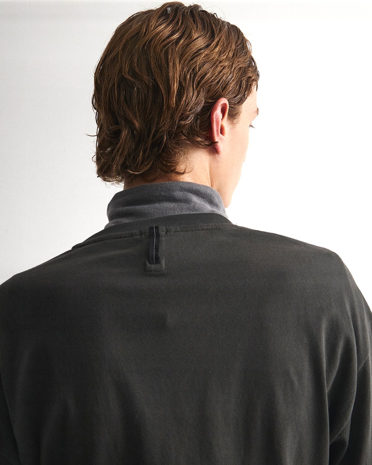 언어펙티드 에센셜(UNAFFECTED ESSENTIAL) EASY COMFORT LONG SLEEVES / CHARCOAL