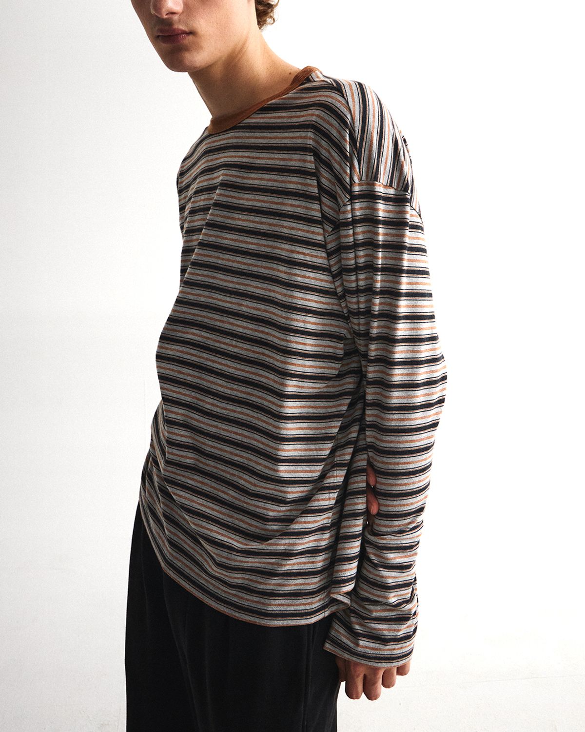 언어펙티드 에센셜(UNAFFECTED ESSENTIAL) CROPPED BORDER LONG SLEEVES / CAMEL&BLACK