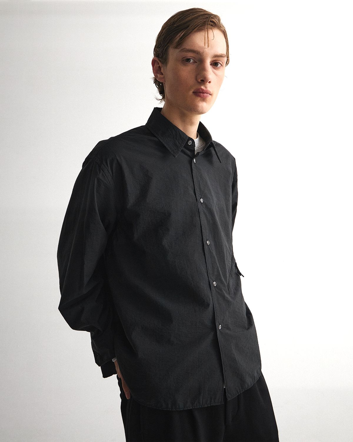 언어펙티드 에센셜(UNAFFECTED ESSENTIAL) ZIP POCKET SHIRT / BLACK
