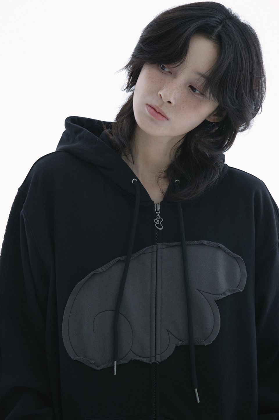 MUSINSA | HUG YOUR SKIN Angel wing hoodie zip-up (Black)