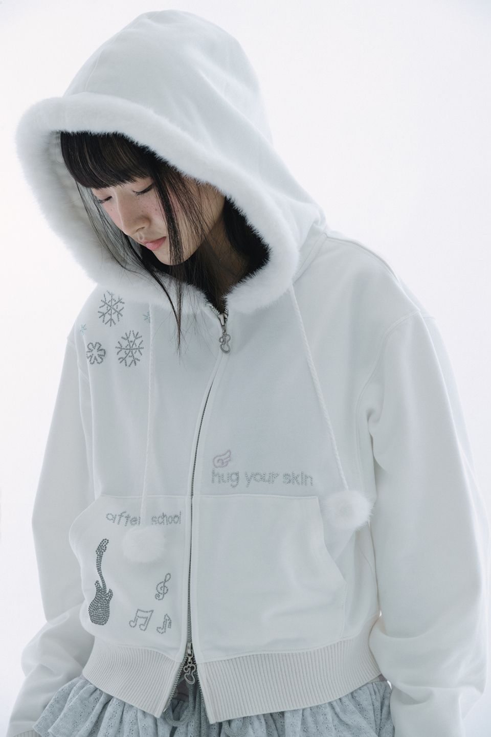 MUSINSA公式 | HUG YOUR SKIN ホットフィックスファーフーディージップ