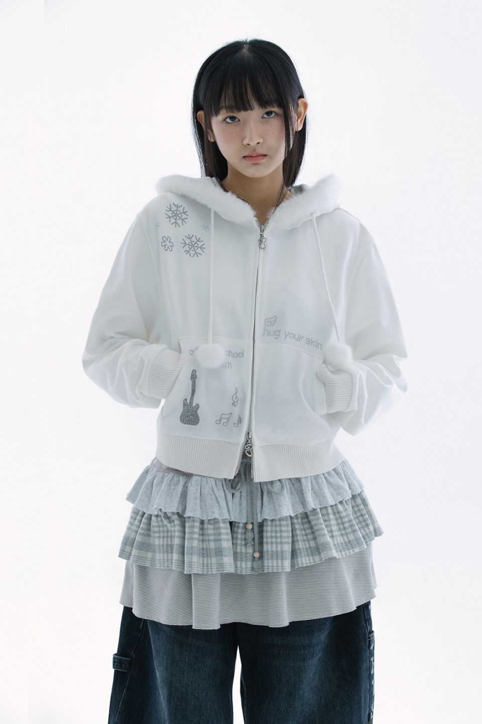 MUSINSA | HUG YOUR SKIN Hotfix fur hoodie zip-up (White)