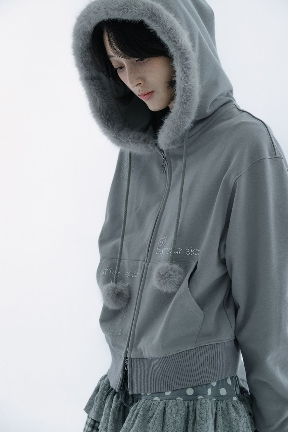 MUSINSA | HUG YOUR SKIN Hotfix fur hoodie zip-up (Gray)