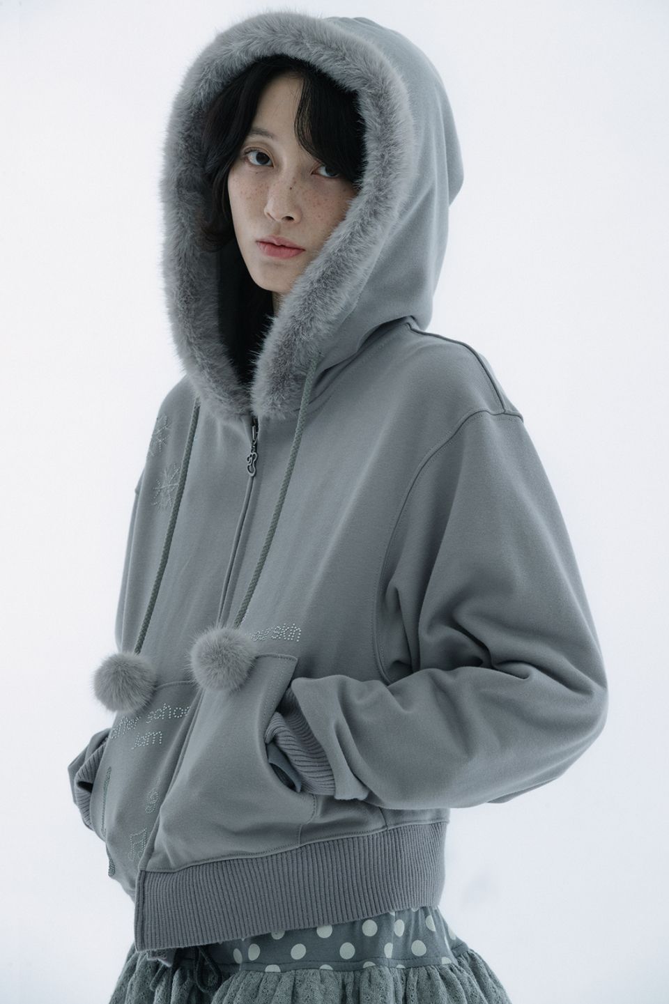 MUSINSA | HUG YOUR SKIN Hotfix fur hoodie zip-up (Gray)