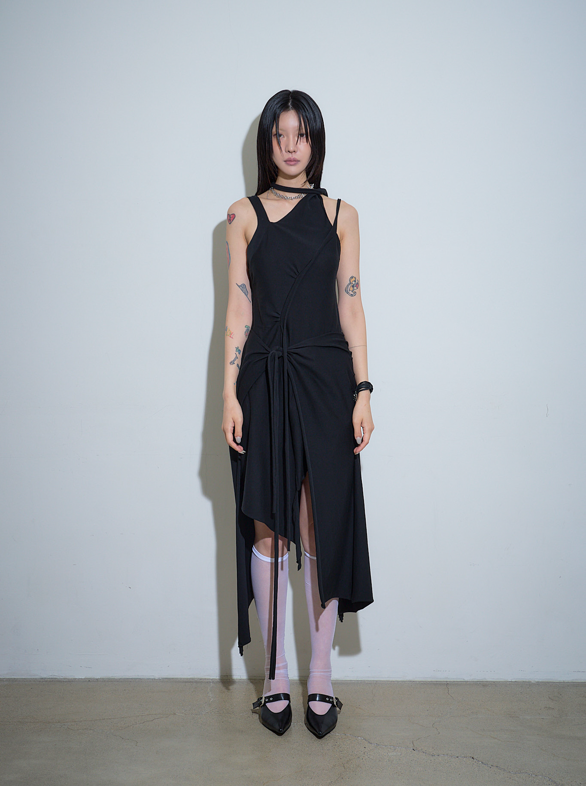 녹타브(NOCTAVE) 컷아웃 랩 드레스 블랙