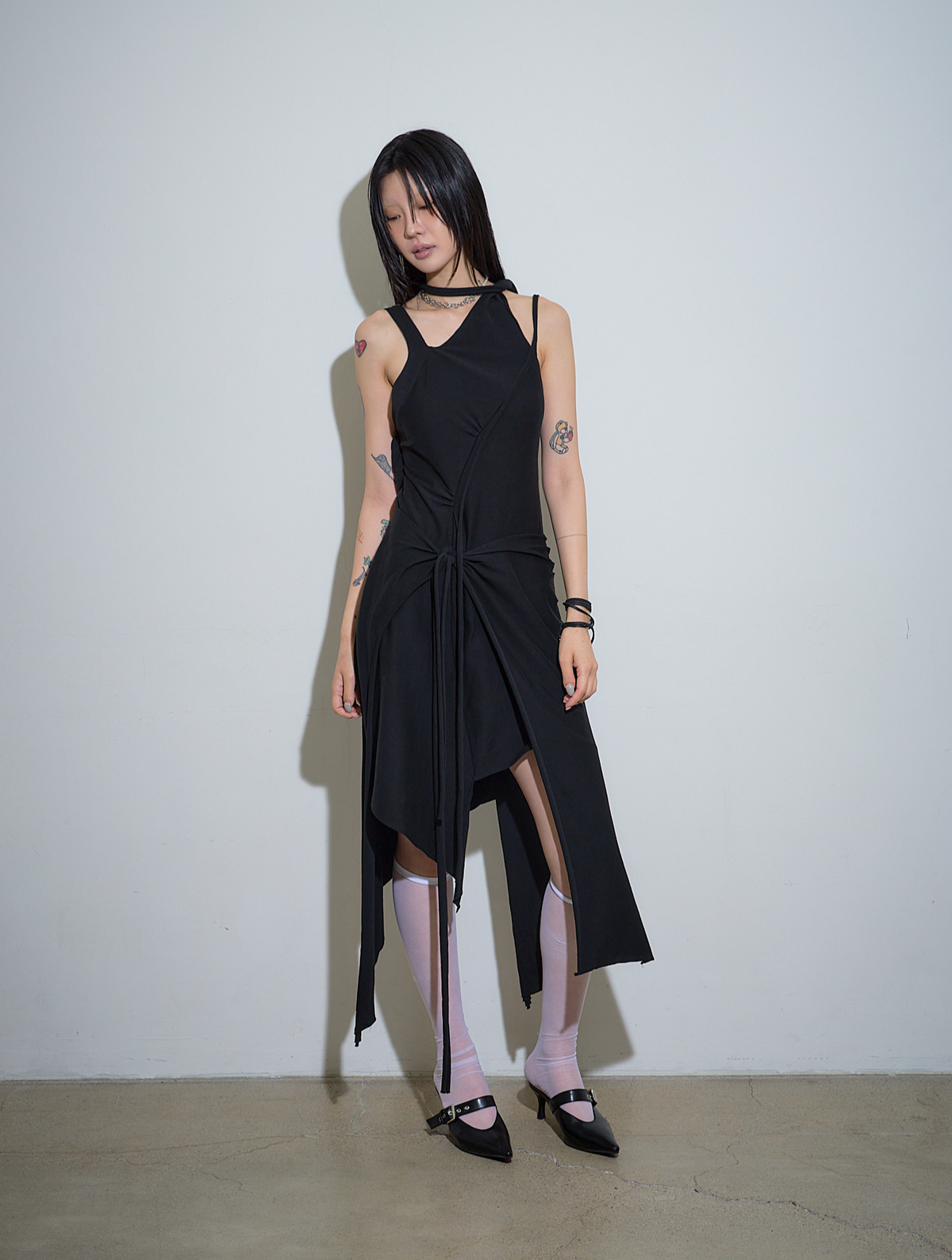 녹타브(NOCTAVE) 컷아웃 랩 드레스 블랙