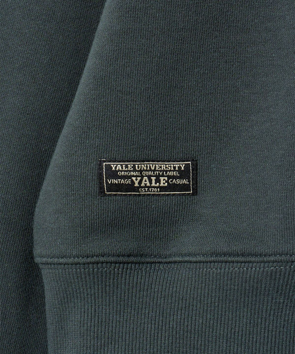 예일(YALE) Y로고 버튼 플리츠 스웻셔츠_차콜