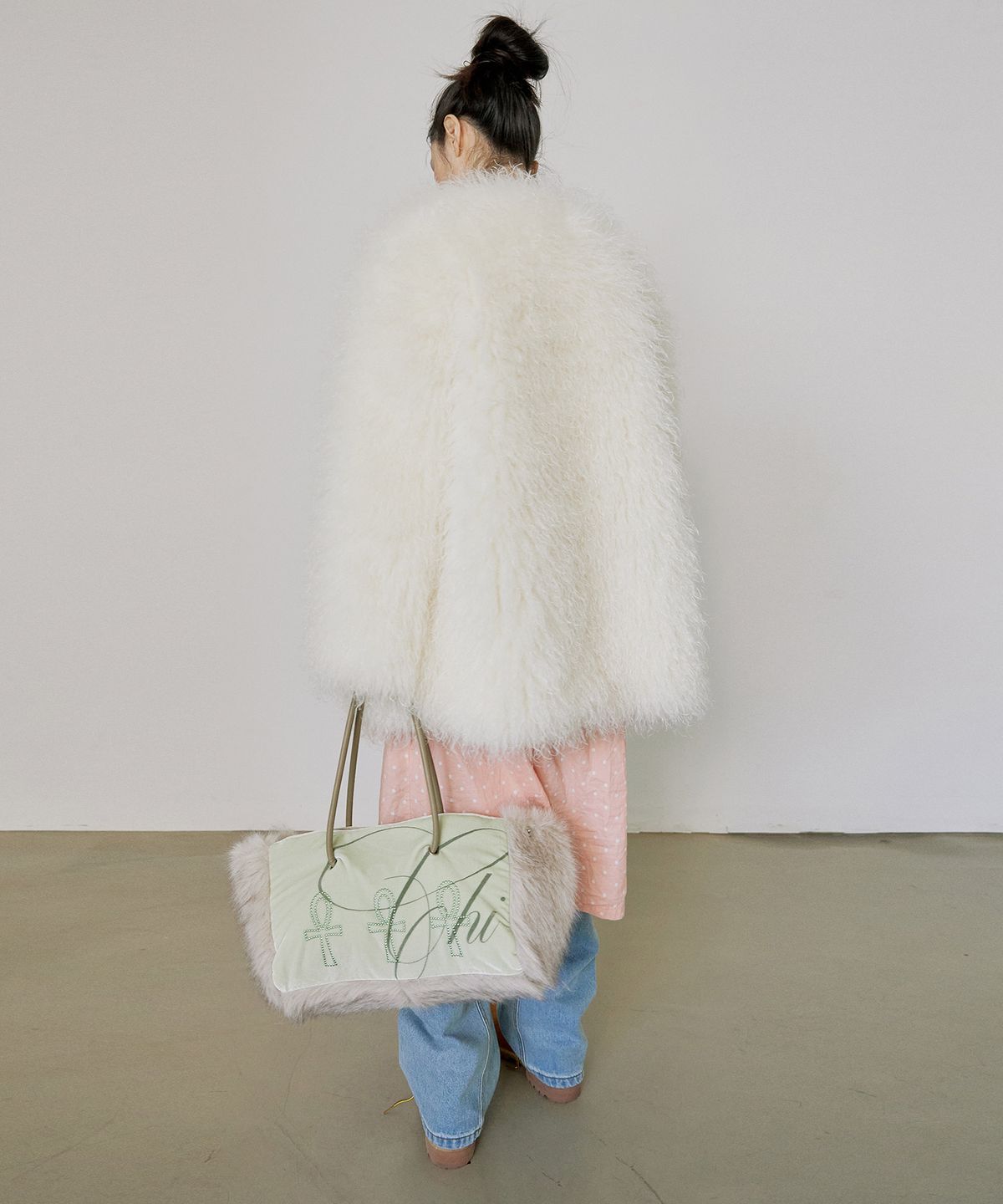 스컬프터(SCULPTOR) Fluffy Slouch Velvet Bag Mint