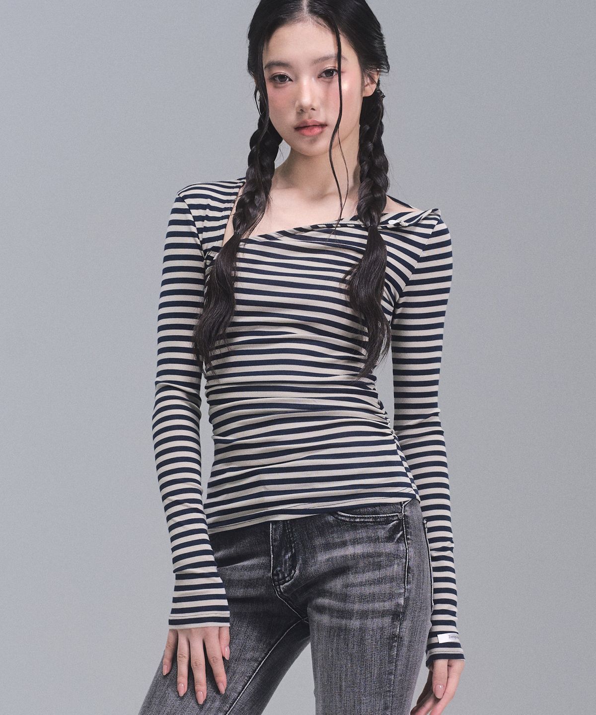 제로플래닛(ZEROPLANET) 클로이 언밸런스 슬리브 탑 [NAVY STRIPE]