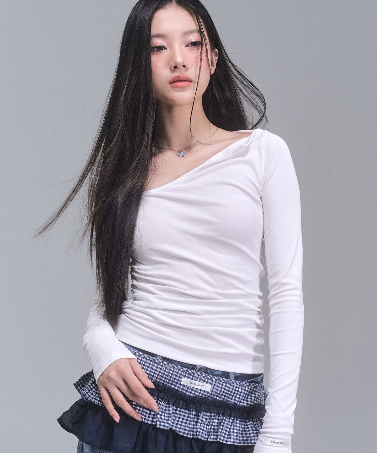 제로플래닛(ZEROPLANET) 클로이 언밸런스 슬리브 탑 [WHITE]