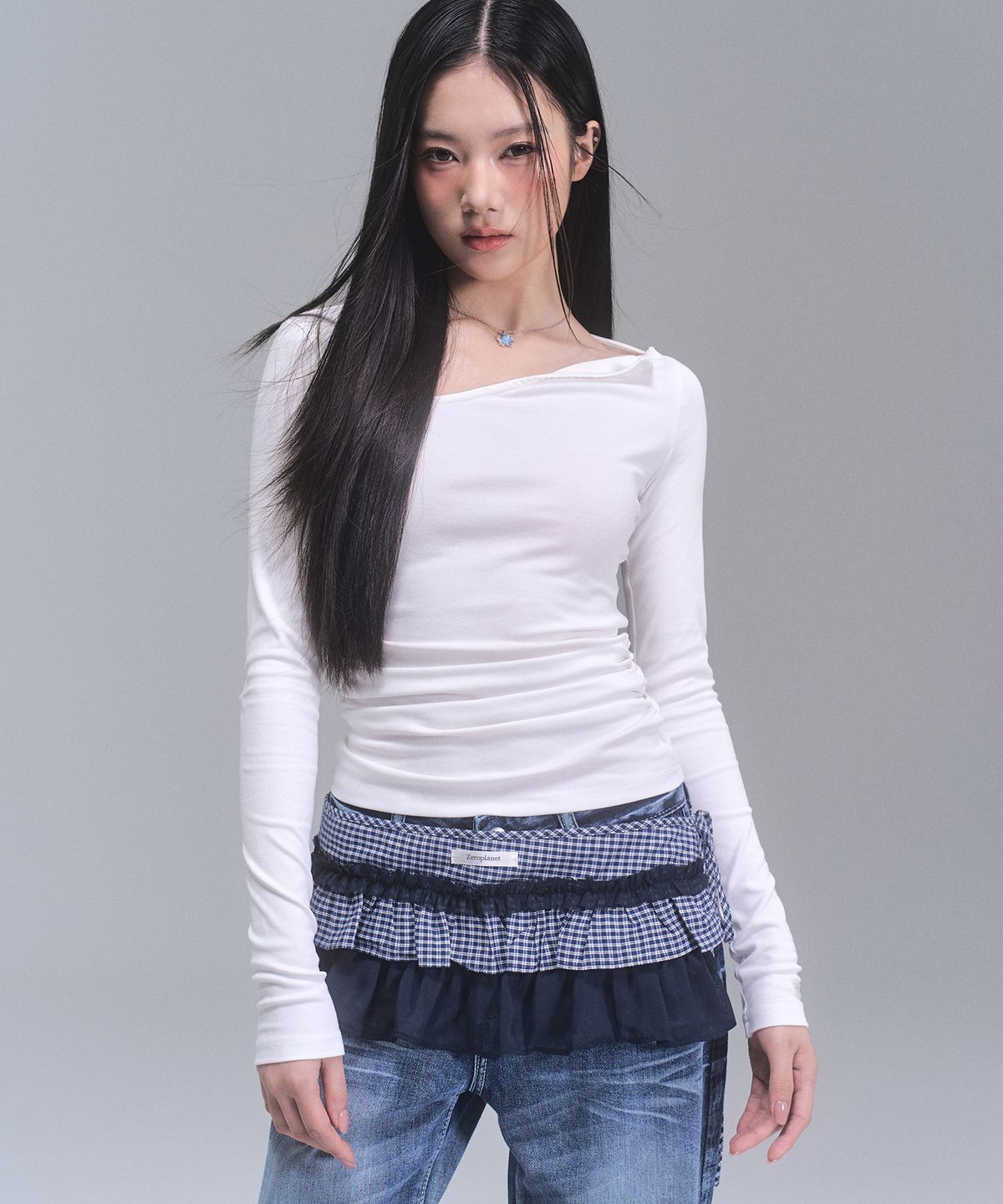 제로플래닛(ZEROPLANET) 클로이 언밸런스 슬리브 탑 [WHITE]