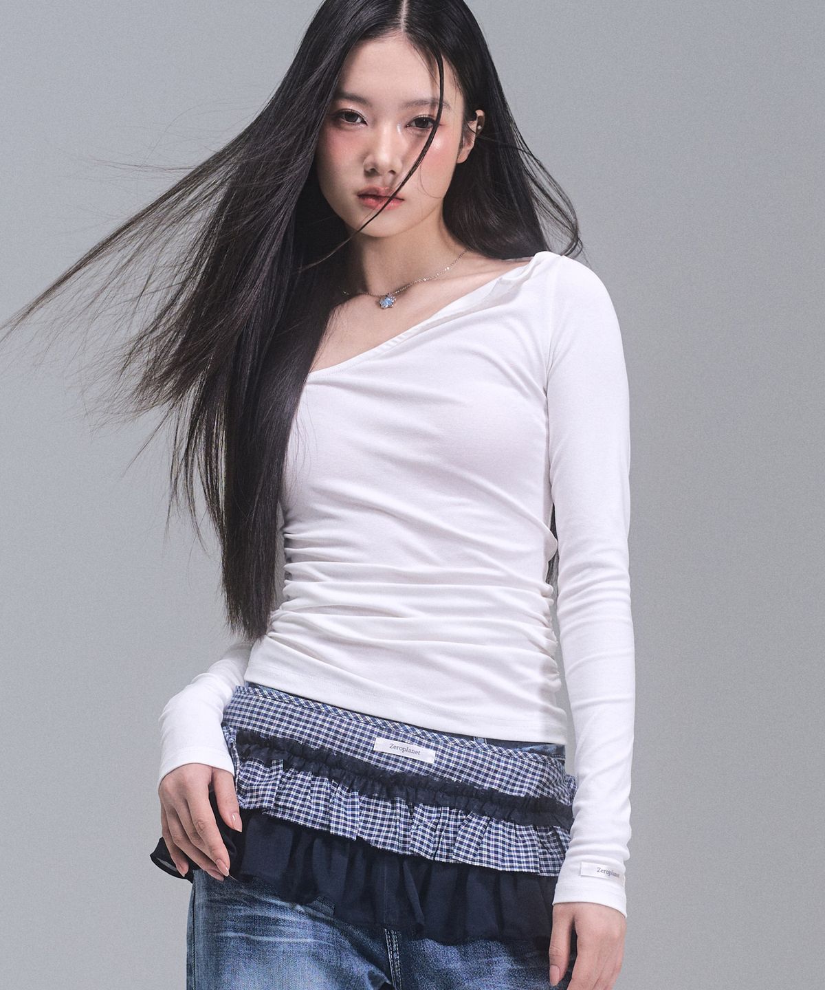 제로플래닛(ZEROPLANET) 클로이 언밸런스 슬리브 탑 [WHITE]
