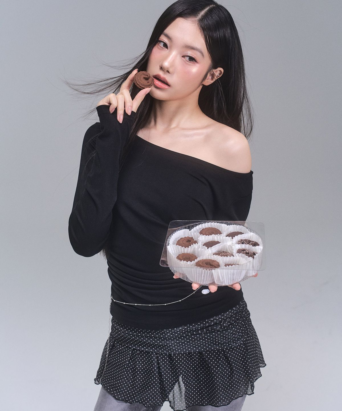 제로플래닛(ZEROPLANET) 조이 셔링 롱 슬리브 탑 [BLACK]