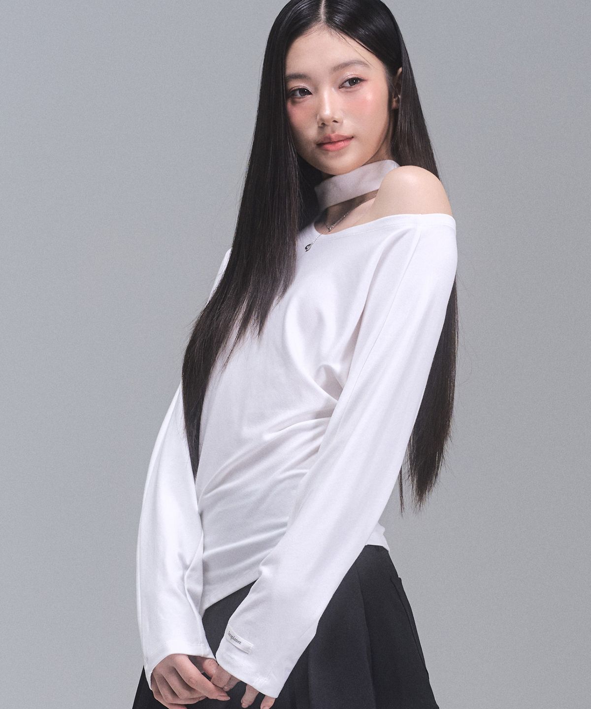 제로플래닛(ZEROPLANET) 아이린 언밸런스 버튼 탑 [WHITE]