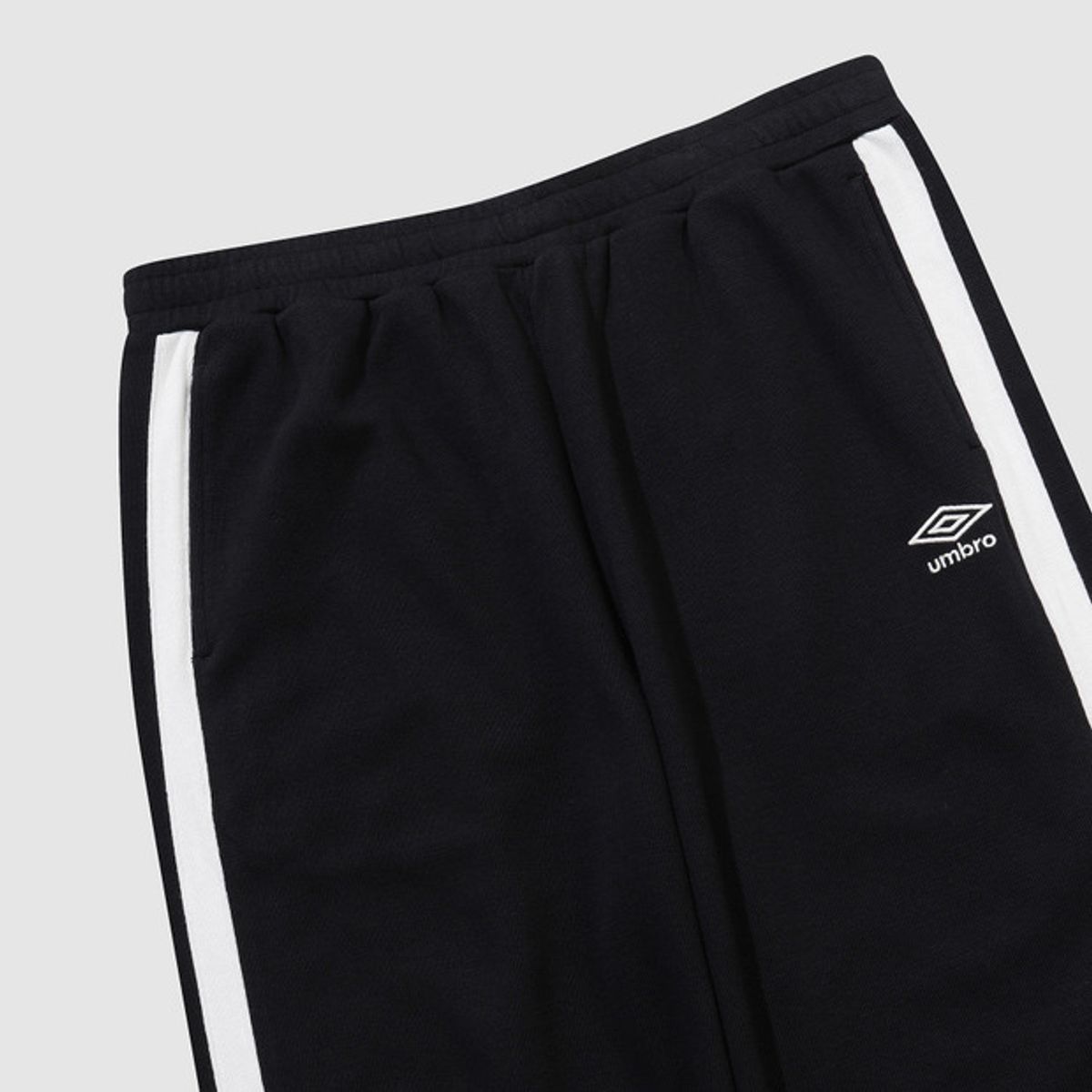 엄브로(UMBRO) 유니온 트랙 스웨트 팬츠 블랙(UQ321CFP96)