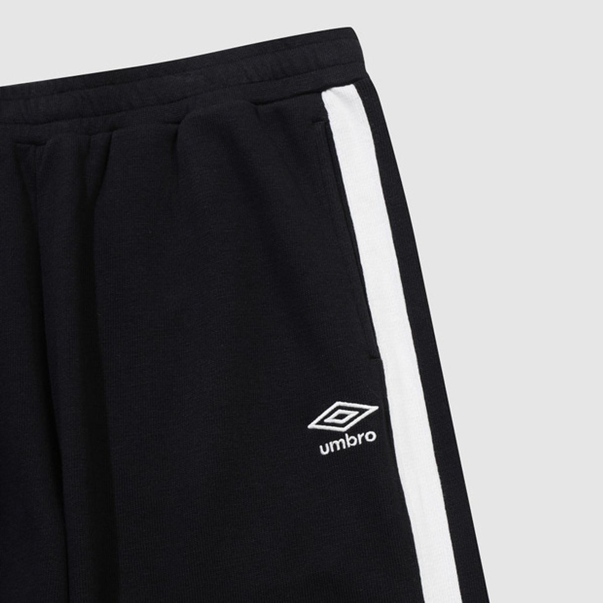 엄브로(UMBRO) 유니온 트랙 스웨트 팬츠 블랙(UQ321CFP96)