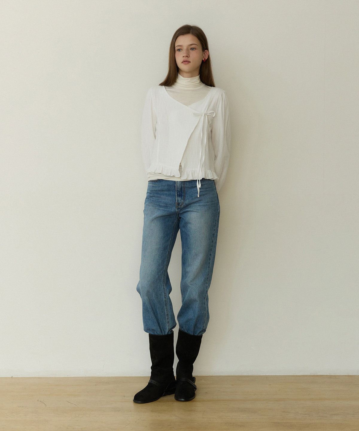 어다울(ADAUL) Frill wrap ribbon jacquard blouse - white