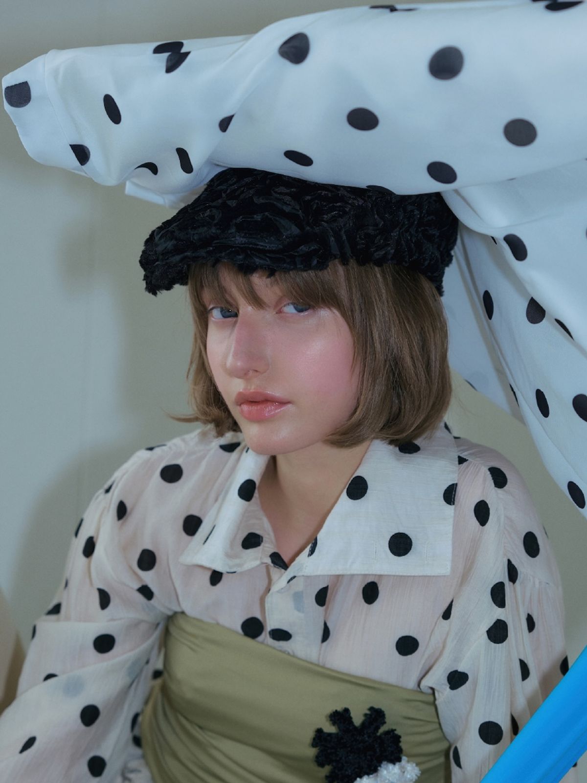 포에지담(POESIEDAME) MOIRE FUR FLAT CAP IN BLACK