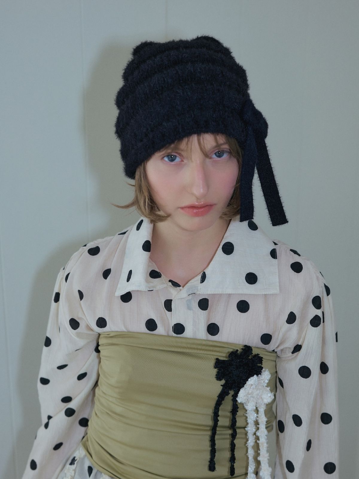 포에지담(POESIEDAME) MELLOW BOW BEANIE IN BLACK
