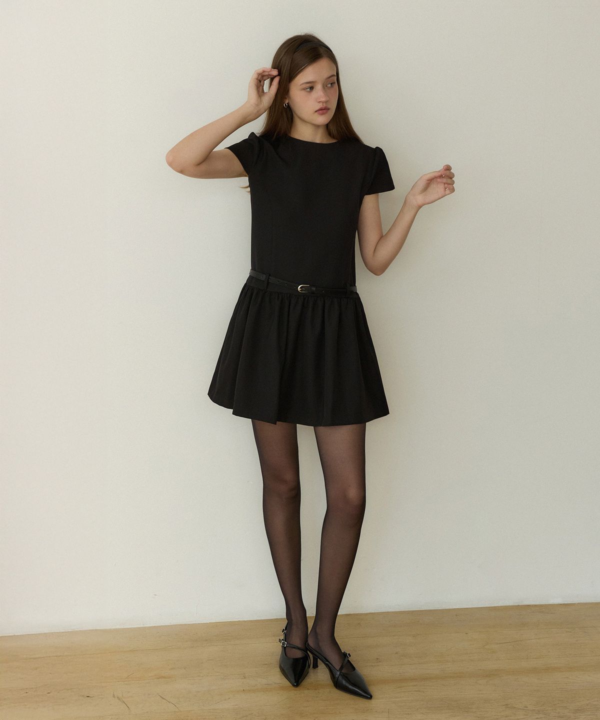 어다울(ADAUL) Allure cap flare belted mini dress - black