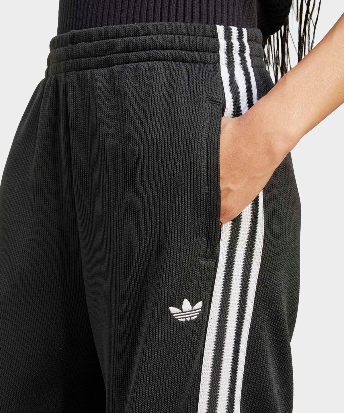 아디다스(ADIDAS) 파이어버드 니트 트랙 팬츠 - 블랙 / JV7525