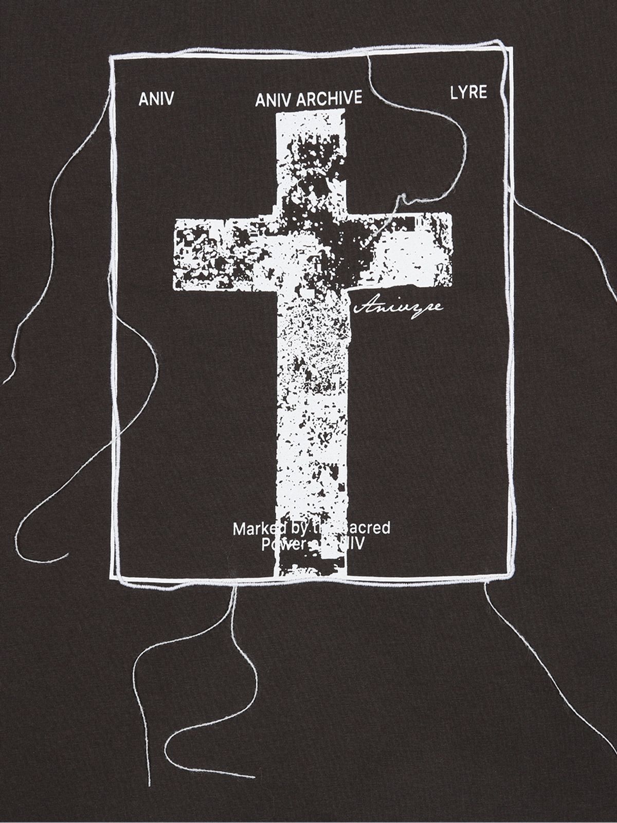 어니브(ANIV) CROSS EYELET LONG SLEEVE OFF-SHOULDER CHARCOAL