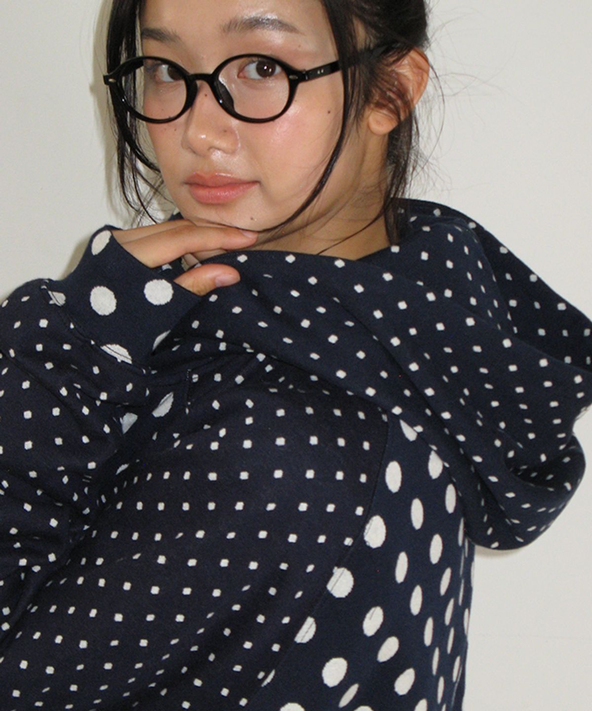 론론(RONRON) DOT RAGLAN HOODED ZIP UP NAVY