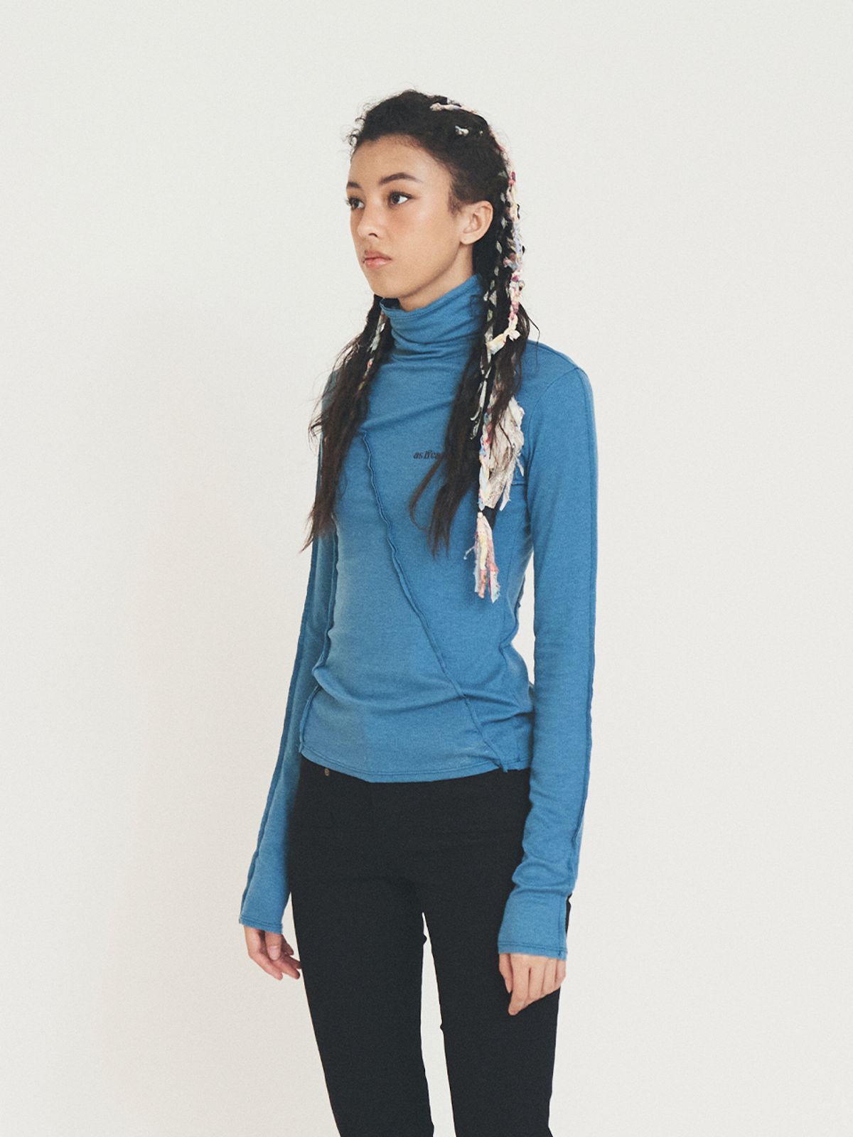 에즈이프 캘리(ASIF CALIE) CUT-OFF TURTLENECK LONG SLEEVE BLUE