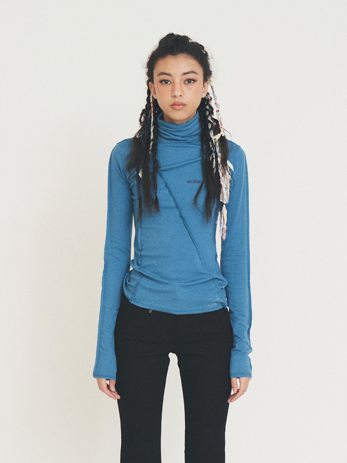 에즈이프 캘리(ASIF CALIE) CUT-OFF TURTLENECK LONG SLEEVE BLUE