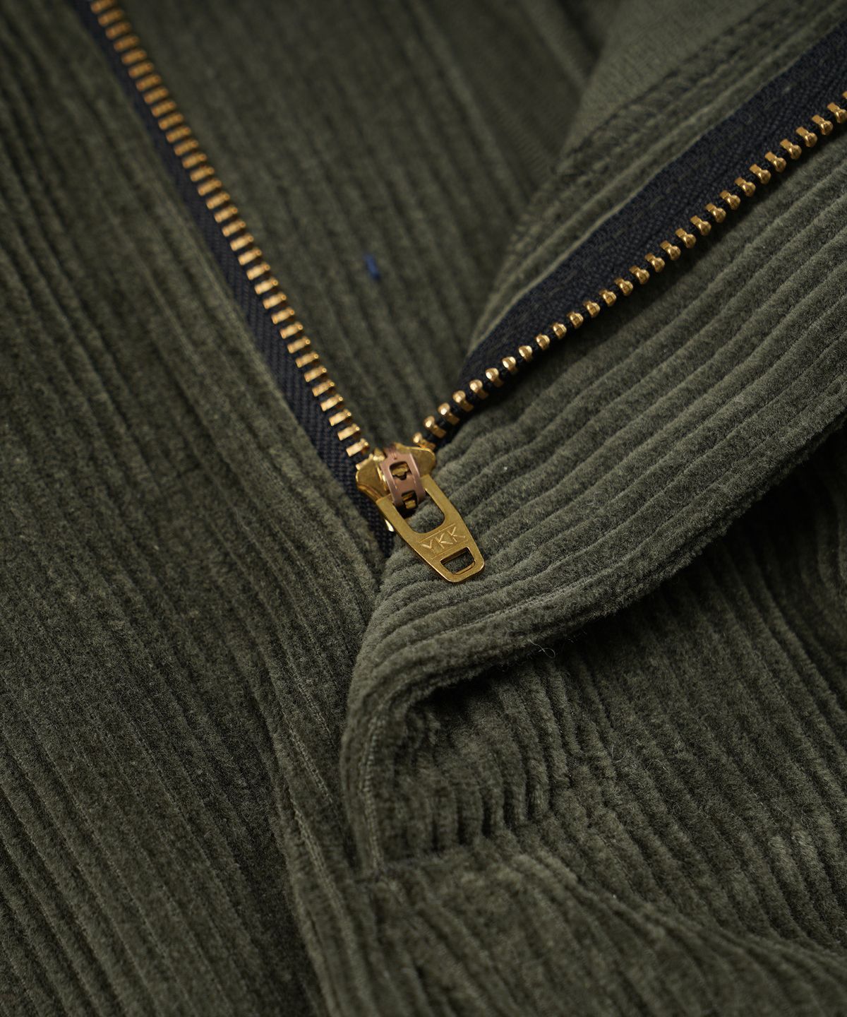 프리즘웍스(FRIZMWORKS) CORDUROY WIDE ONE TUCK PANTS _ OLIVE