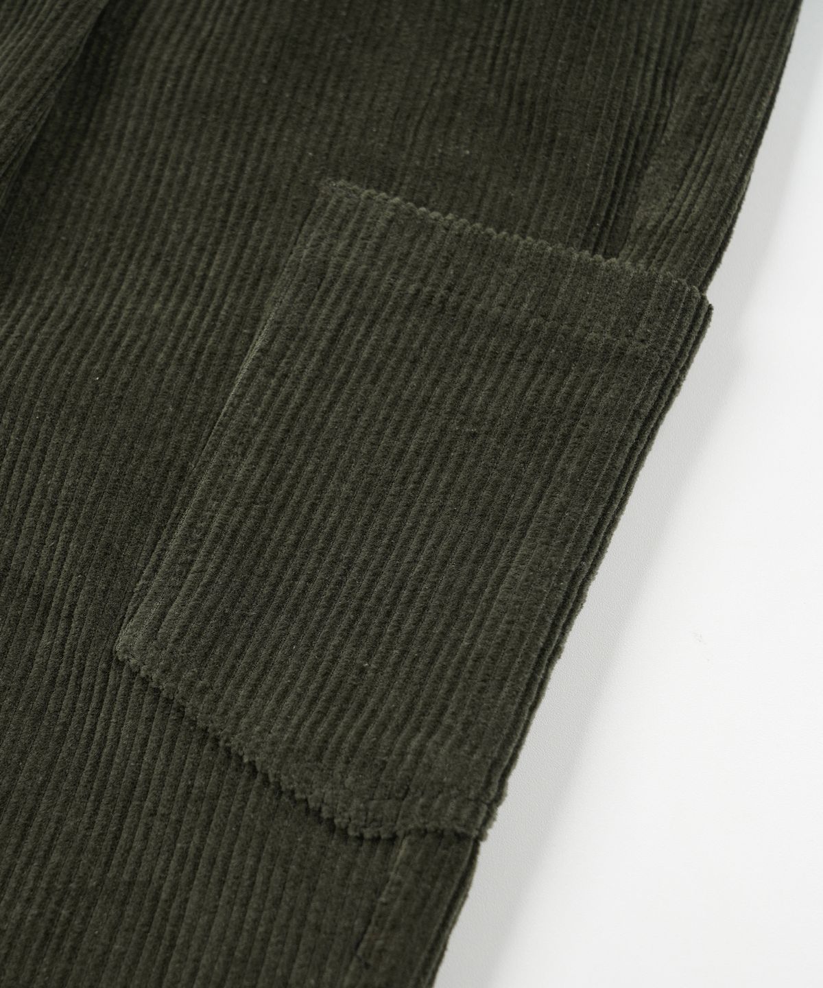 프리즘웍스(FRIZMWORKS) CORDUROY WIDE ONE TUCK PANTS _ OLIVE