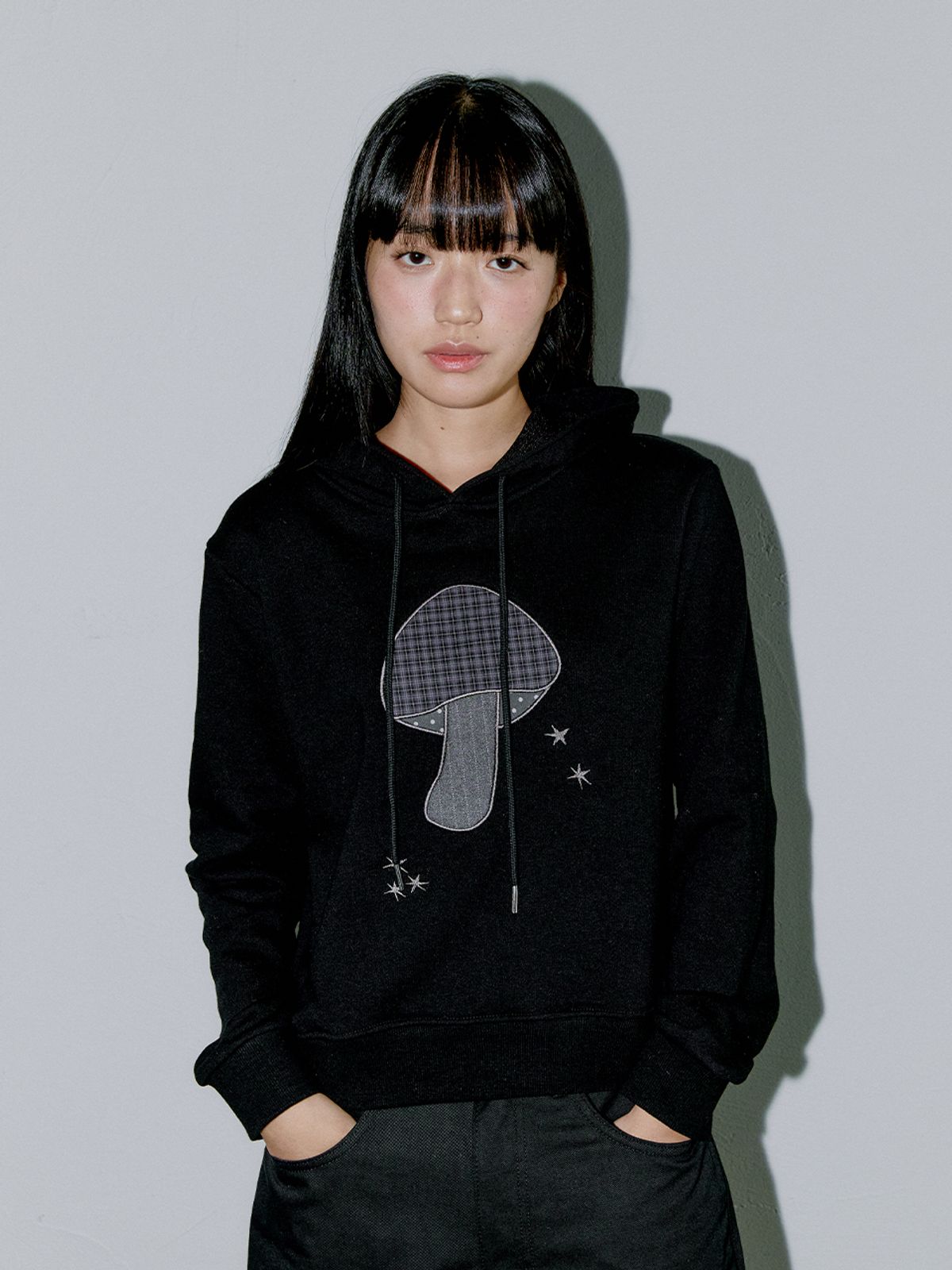 오피쉬(OAFISH) MUSHROOM PATCH HOODIE BLACK