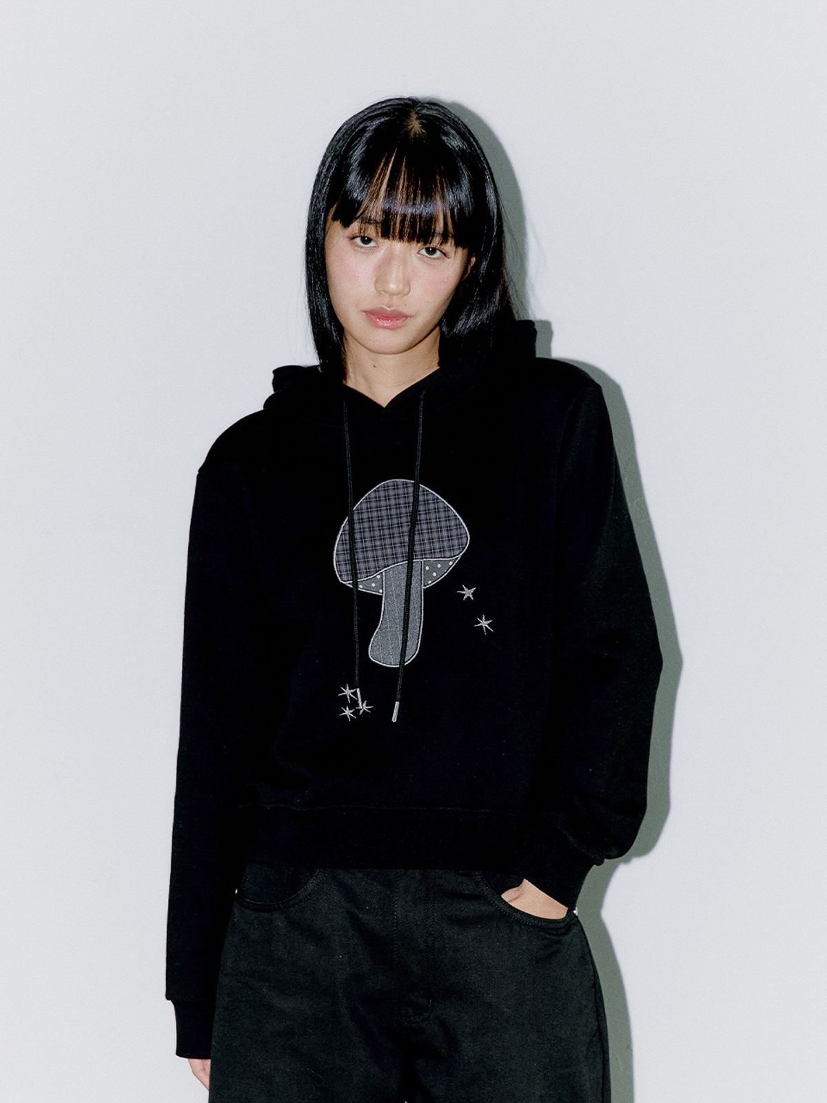 오피쉬(OAFISH) MUSHROOM PATCH HOODIE BLACK