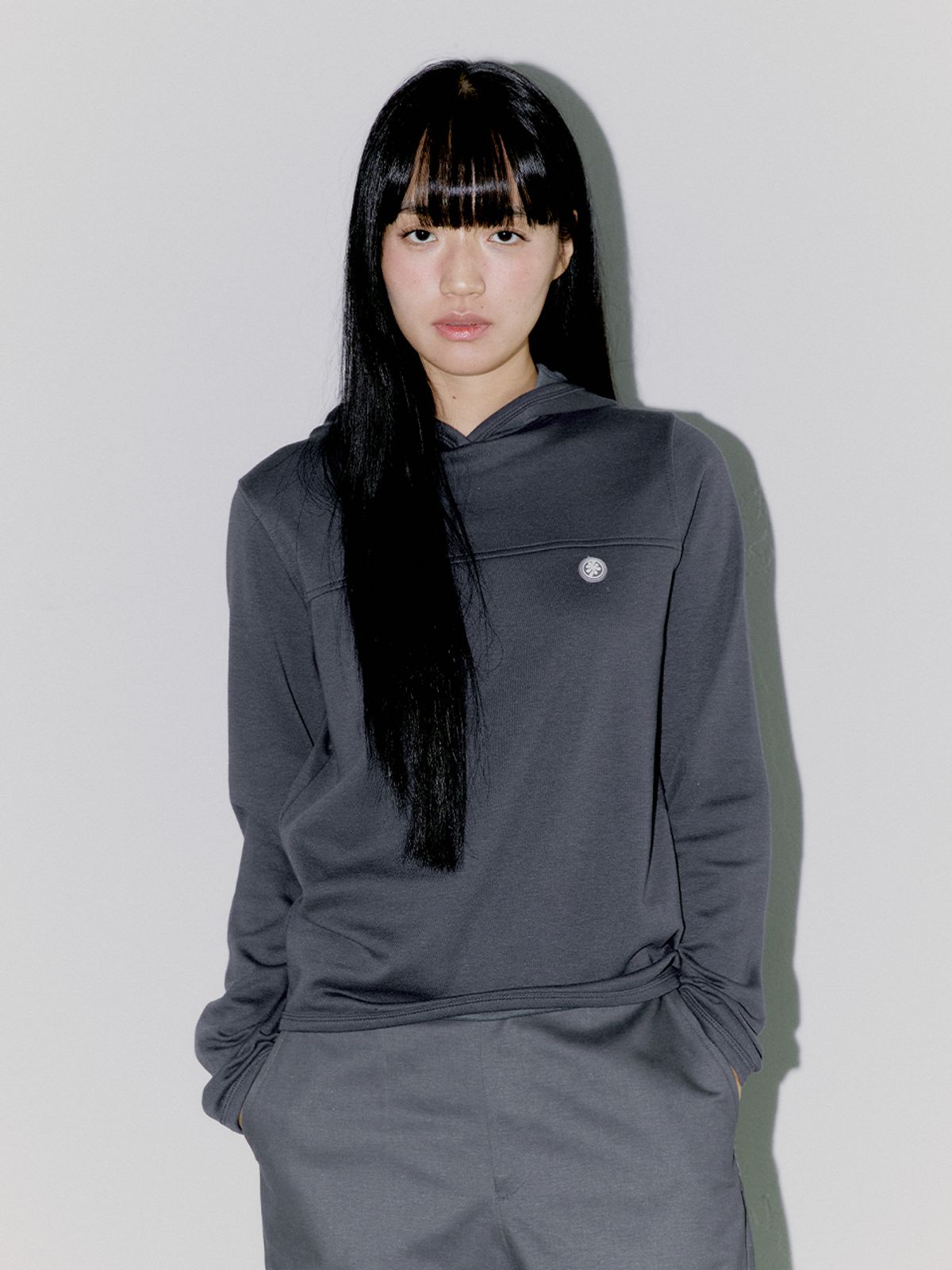 오피쉬(OAFISH) CUTTING LOGO LABEL HOODIE, CHARCOAL