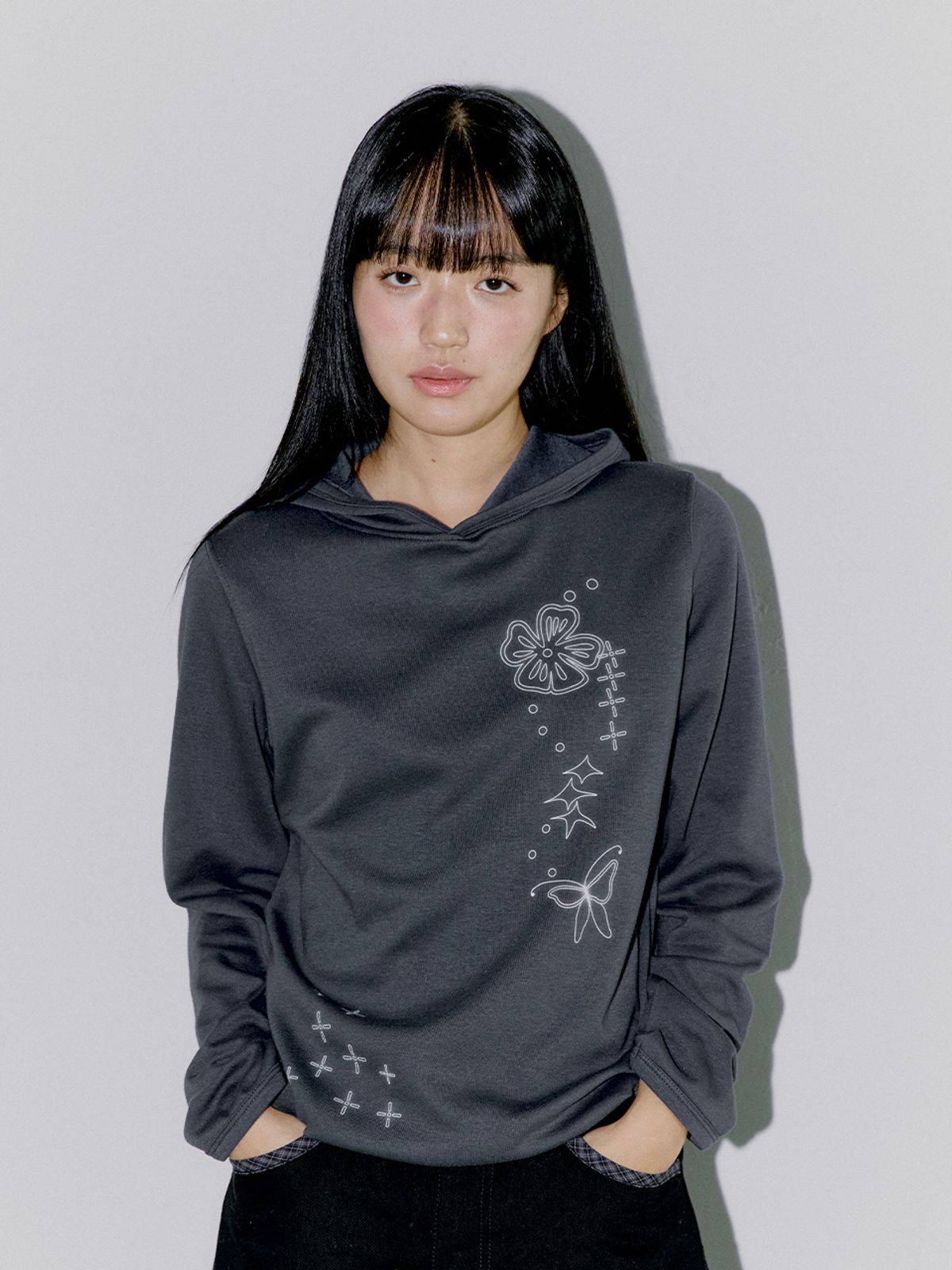 오피쉬(OAFISH) STARLIT FLOWER HOODIE, CHARCOAL