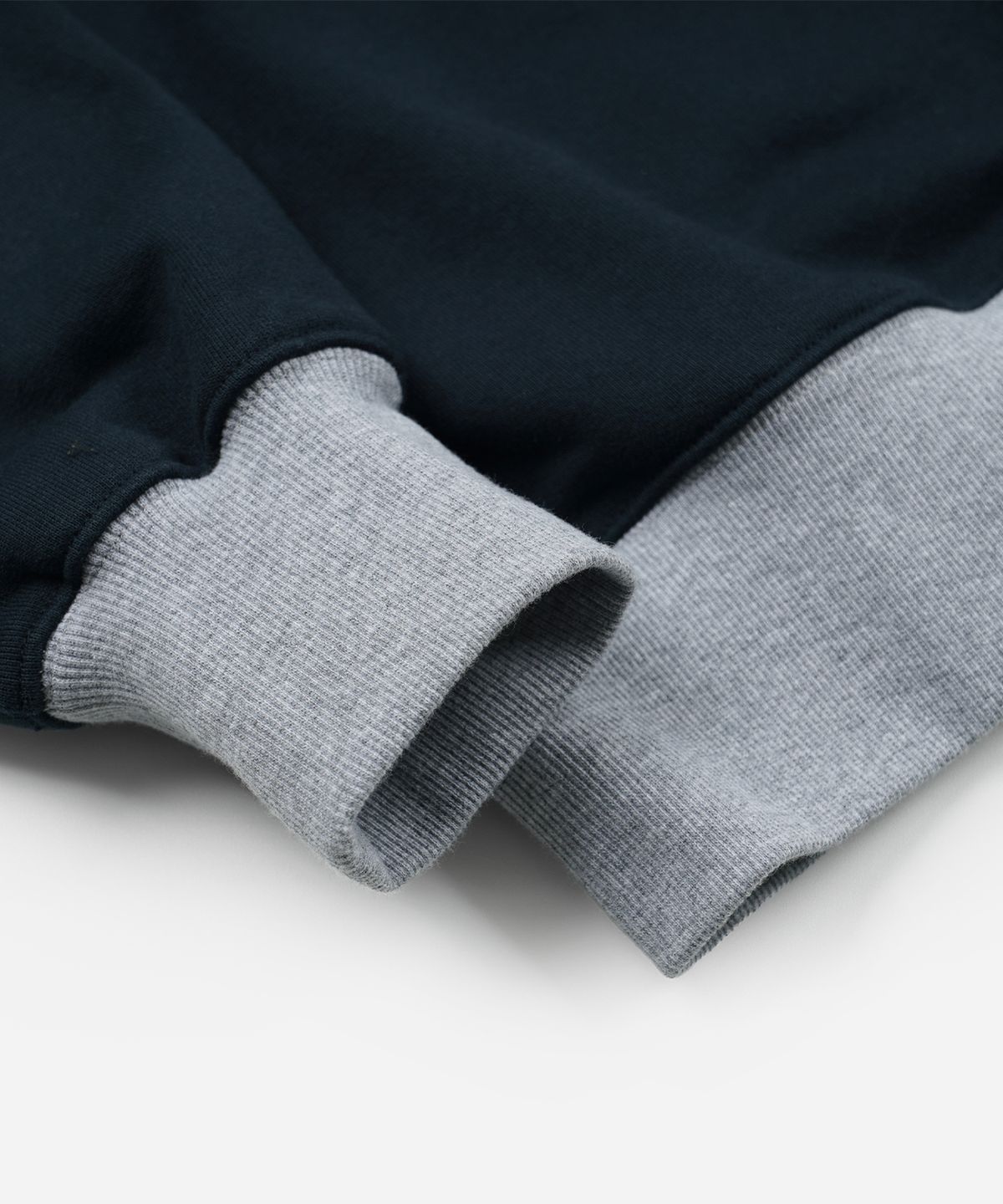 프리즘웍스(FRIZMWORKS) AIRFORCE ACADEMY SWEATSHIRT _ NAVY