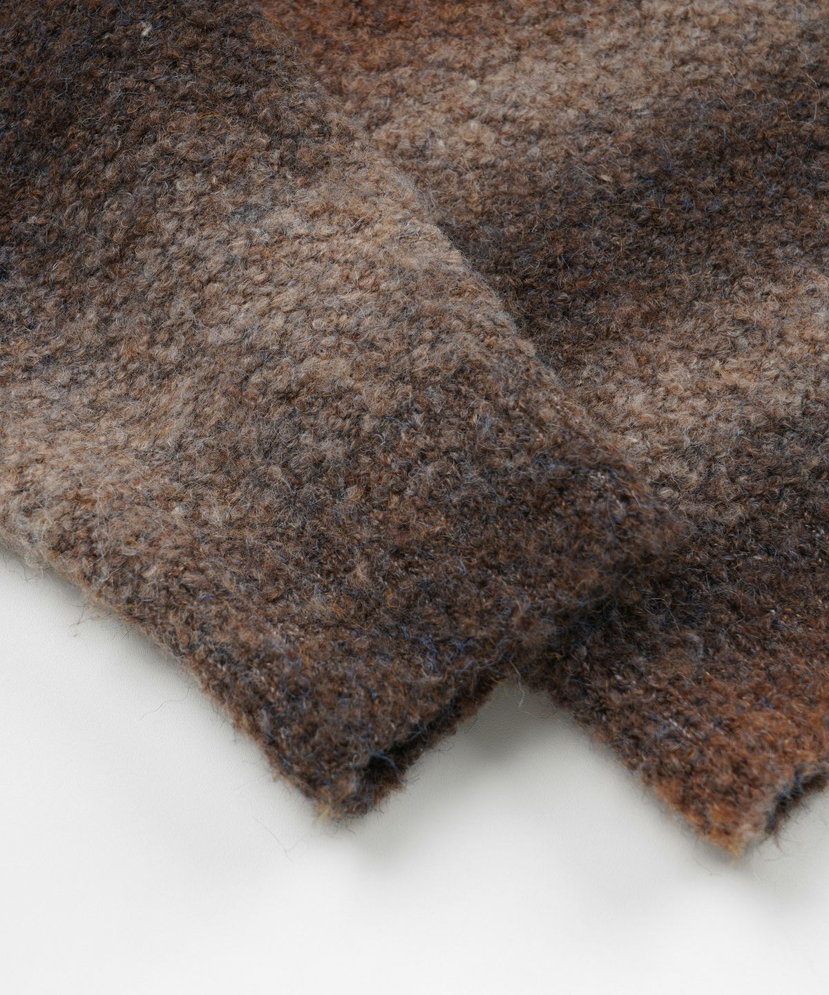 프리즘웍스(FRIZMWORKS) GRADATION BOUCLE KNIT _ BROWN