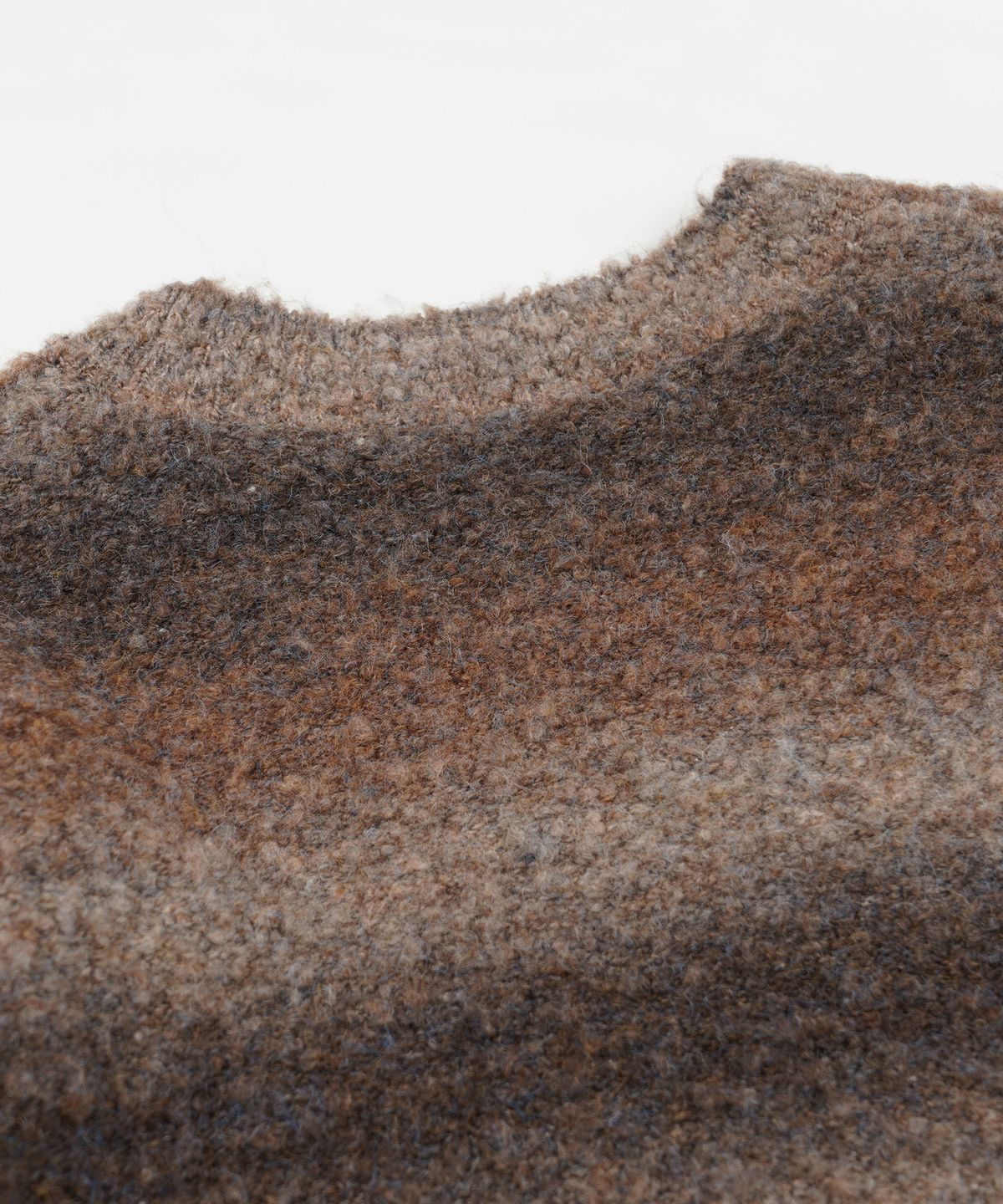 프리즘웍스(FRIZMWORKS) GRADATION BOUCLE KNIT _ BROWN