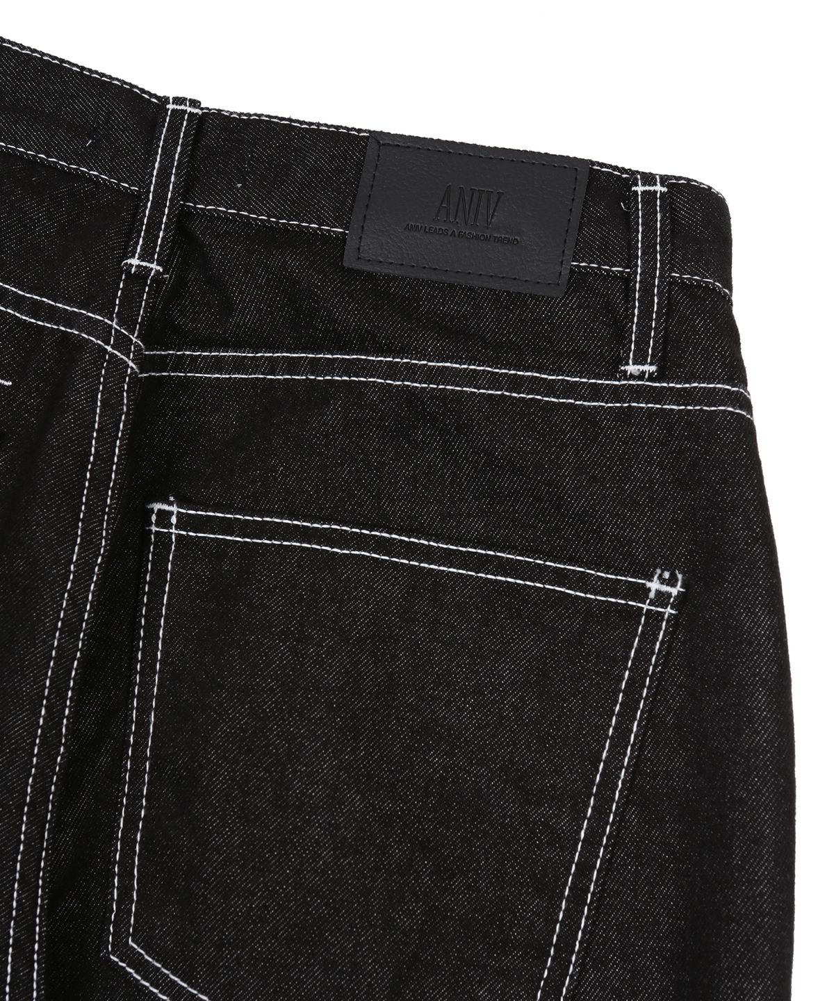 어니브(ANIV) SUN PATTERN STITCHED WIDE DENIM PANTS BLACK