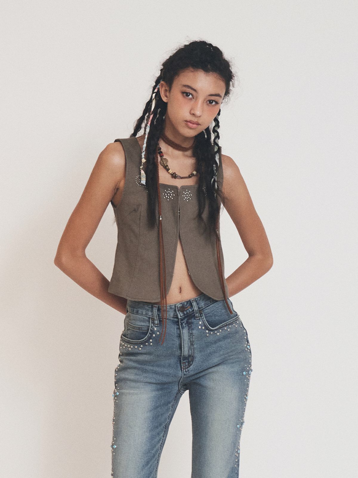 에즈이프 캘리(ASIF CALIE) DESERT HOOK BUSTIER KHAKI BEIGE