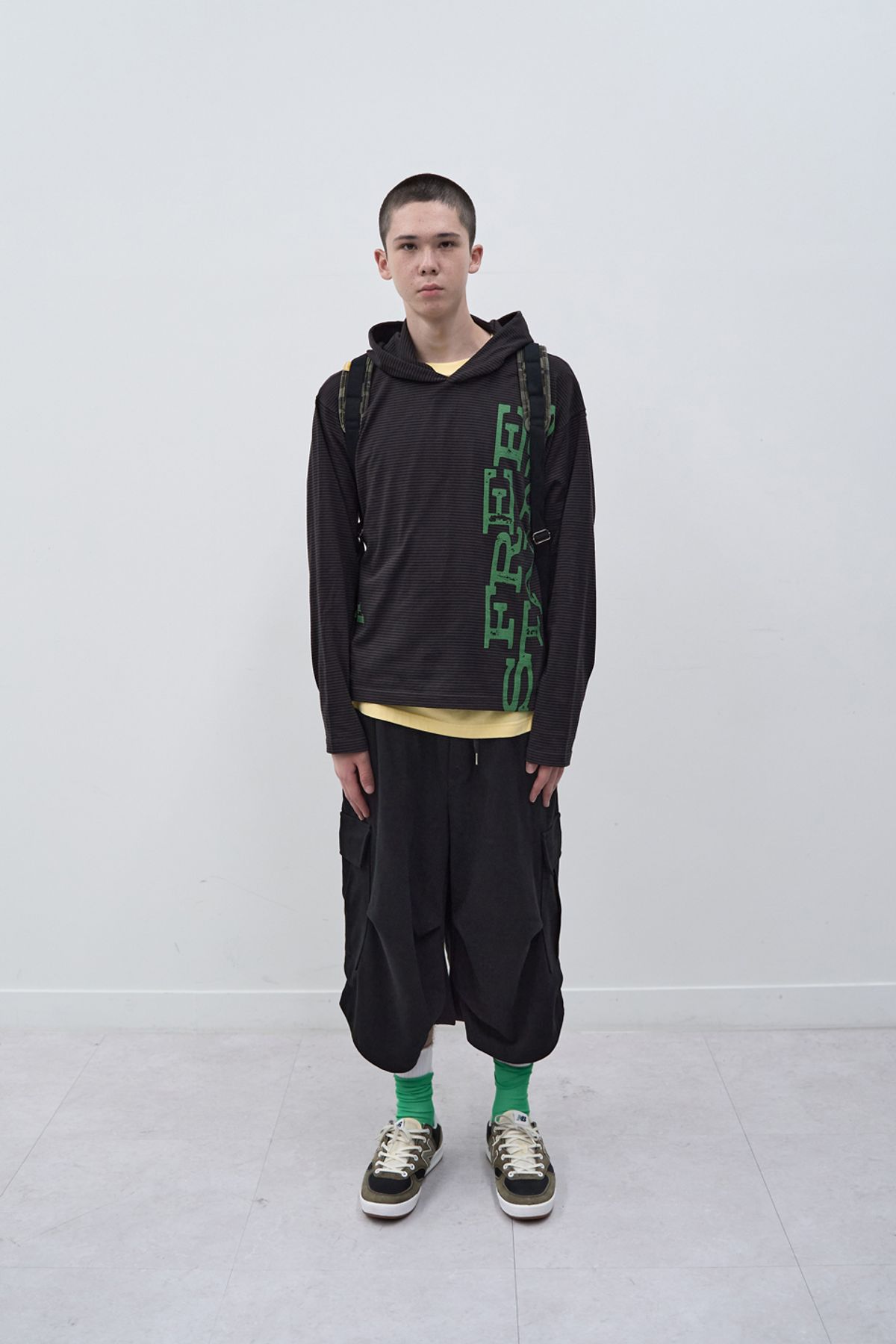 메인부스(MAINBOOTH) Free Stains Hood T-shirt(BROWN)