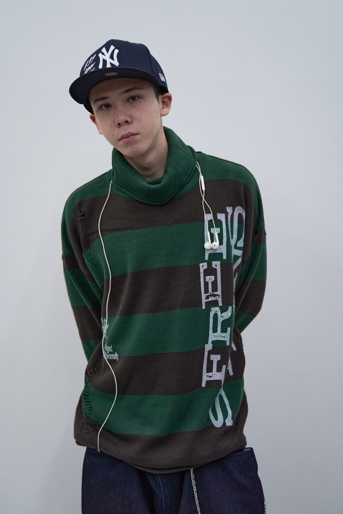 메인부스(MAINBOOTH) Free Stains Damage Sweater(GREEN)