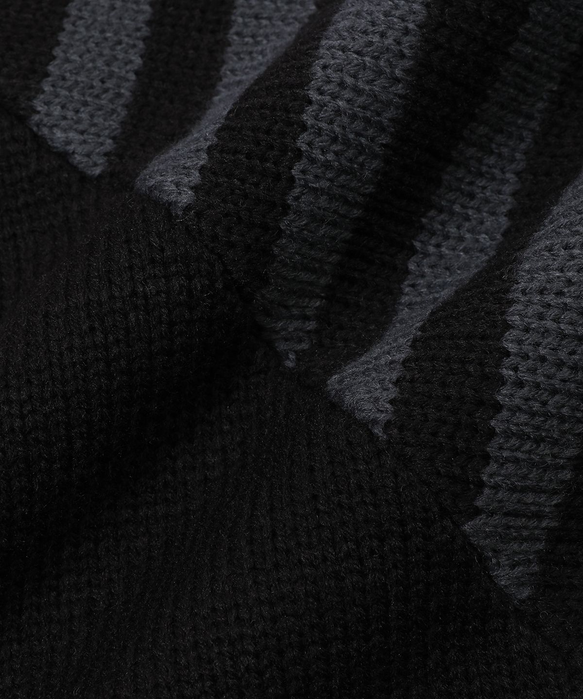 메인부스(MAINBOOTH) Pipi Zip-up Sweater(BLACK)