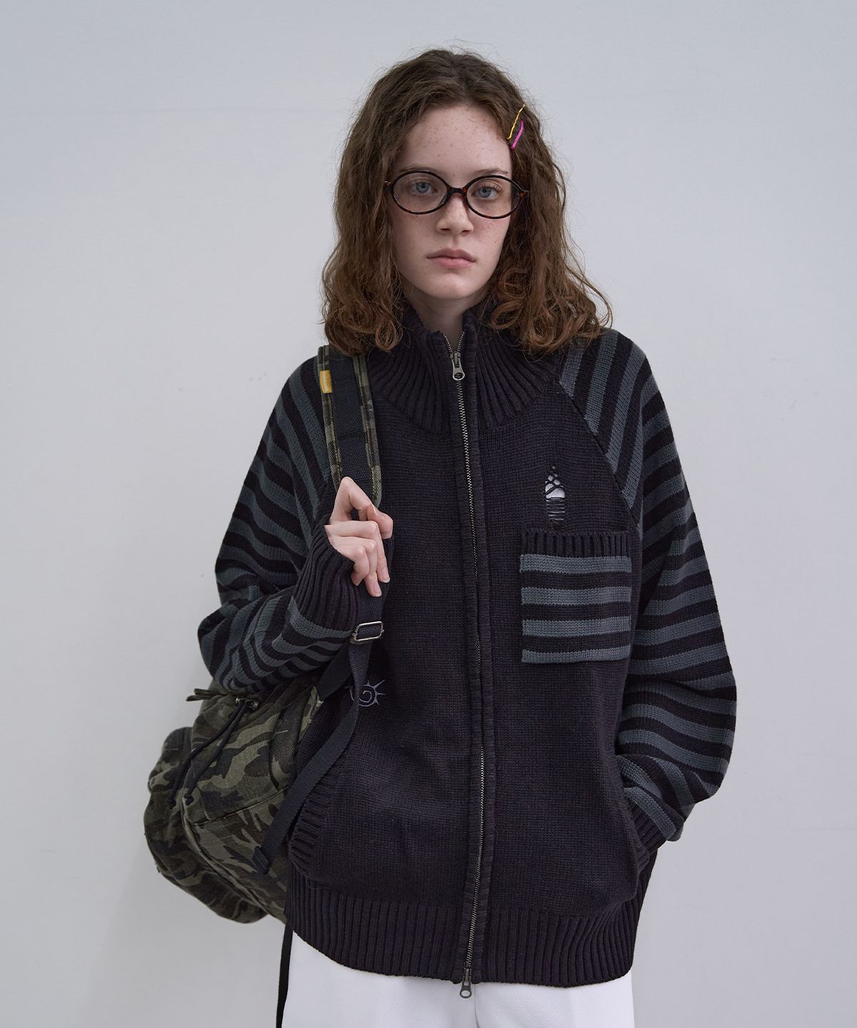 메인부스(MAINBOOTH) Pipi Zip-up Sweater(BLACK)