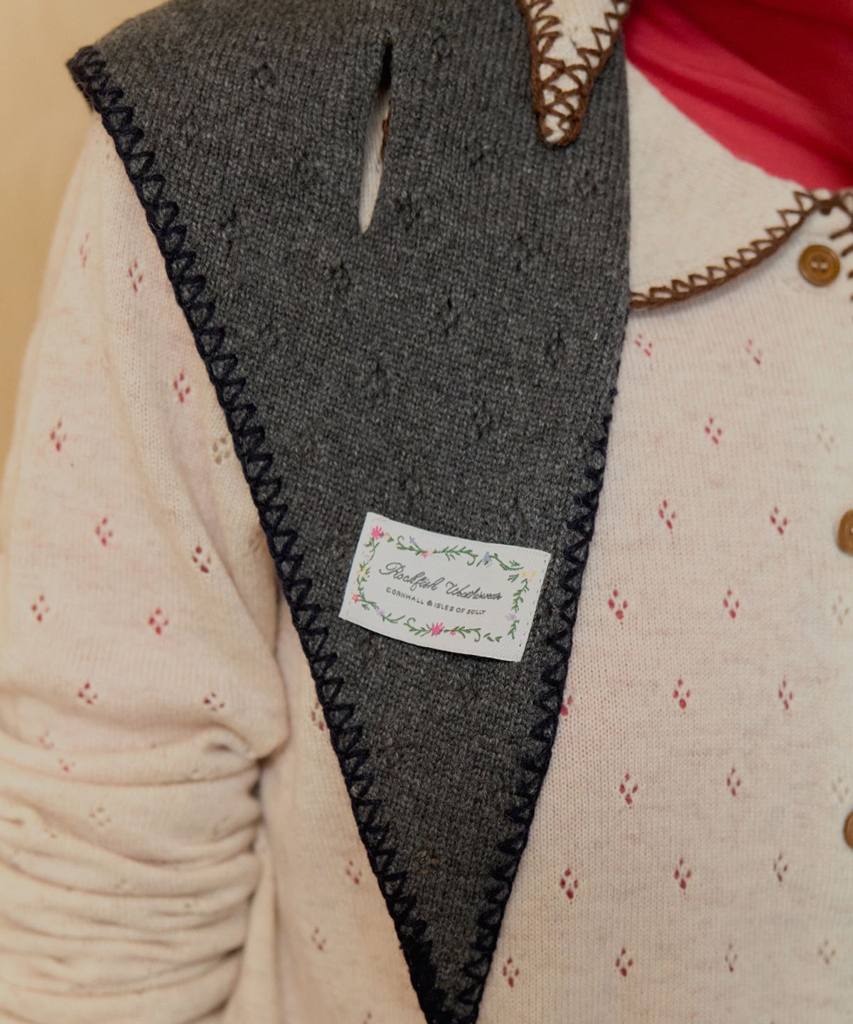 락피쉬웨더웨어(ROCKFISH WEATHERWEAR) LACE KNIT TRIANGLE SCARF - 3 colors