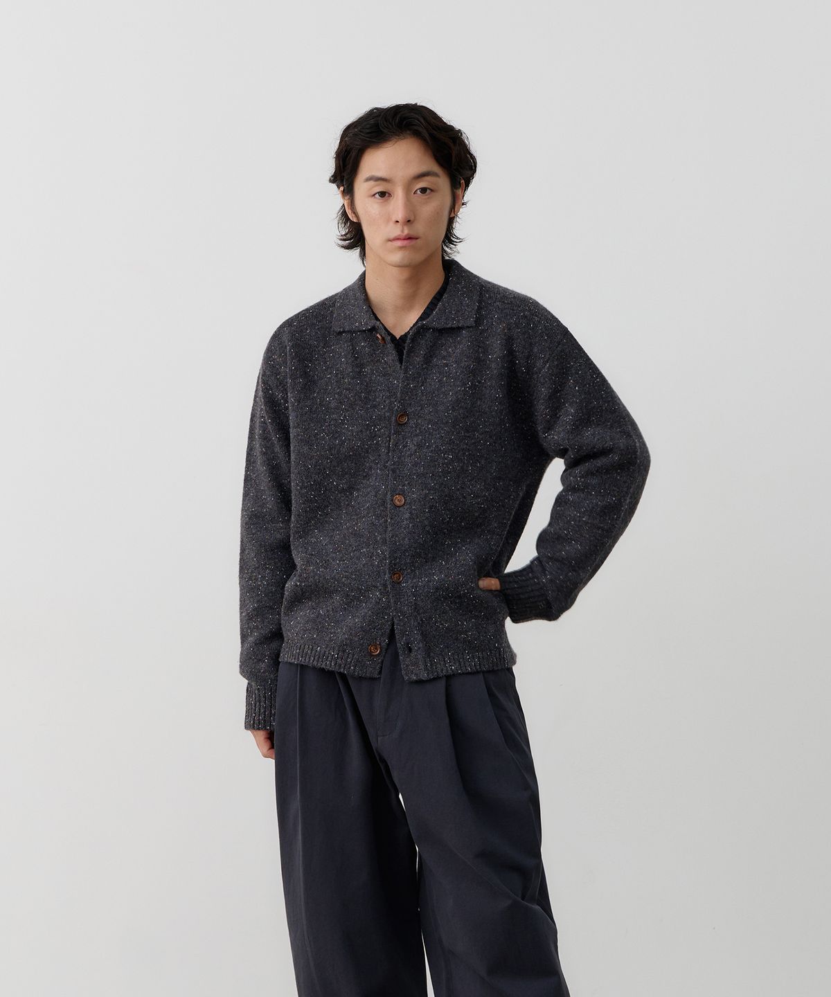 노운(NOUN) nep yarn collar cardigan (charcoal)