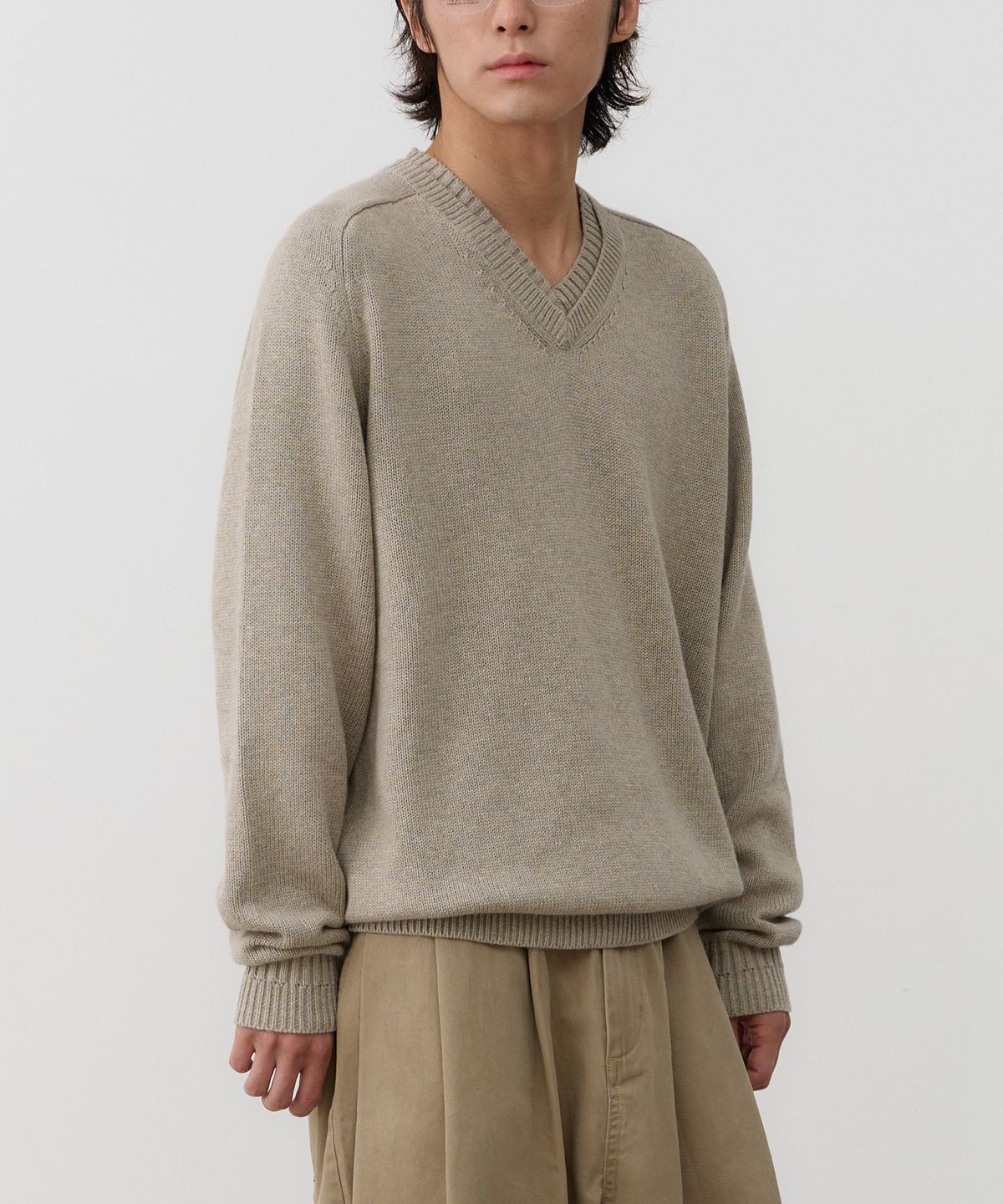 노운(NOUN) layered V neck knit (beige)