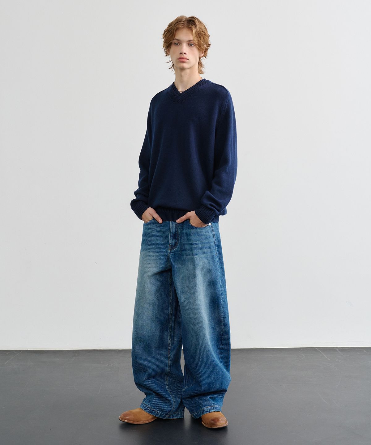 노운(NOUN) layered V neck knit (navy)